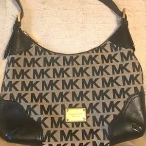 Micheal Kors Purse